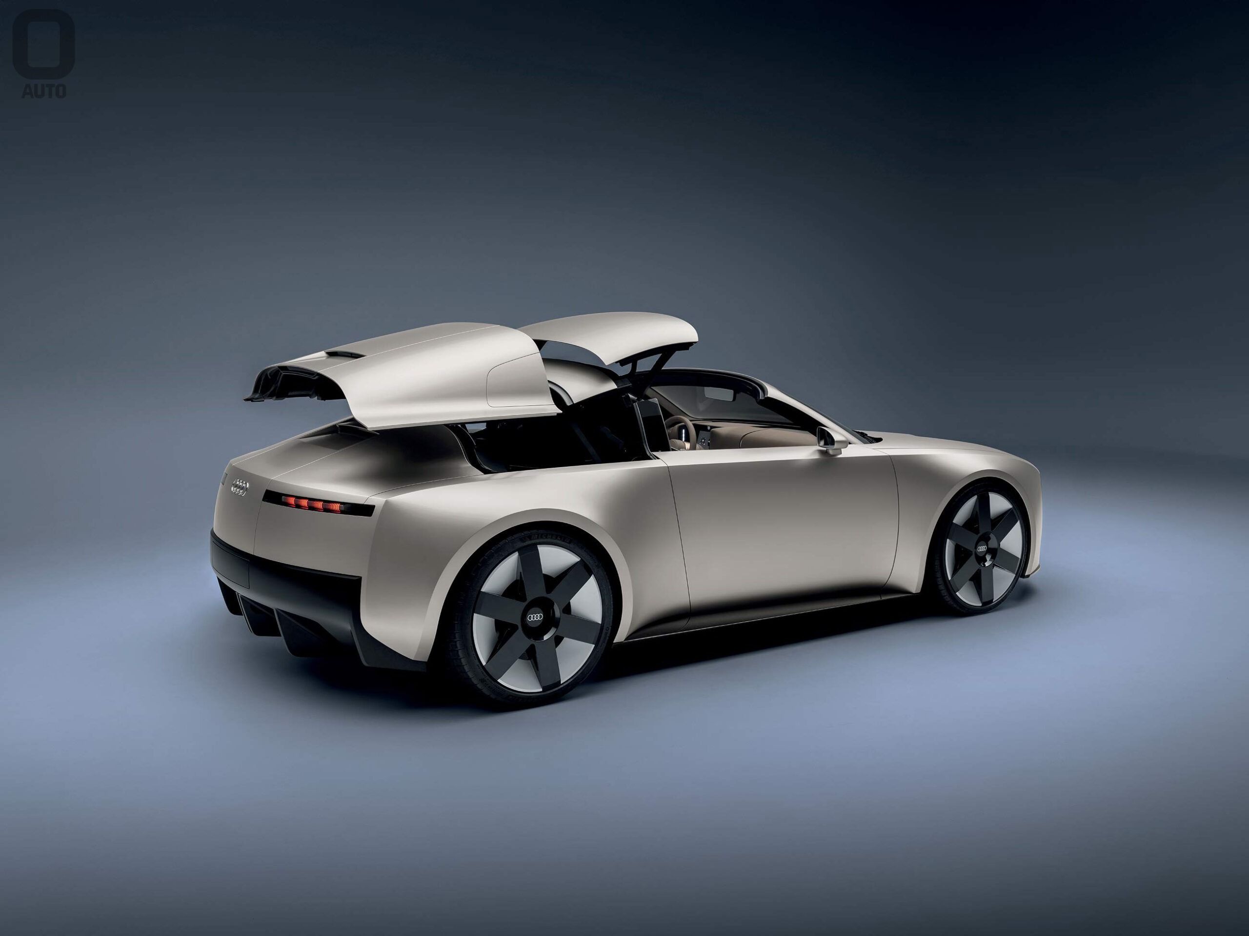 Audi Concept C avec son toit rigide rétractable ouvert