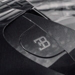 Détail en carbone et monogramme Bugatti de la Mistral