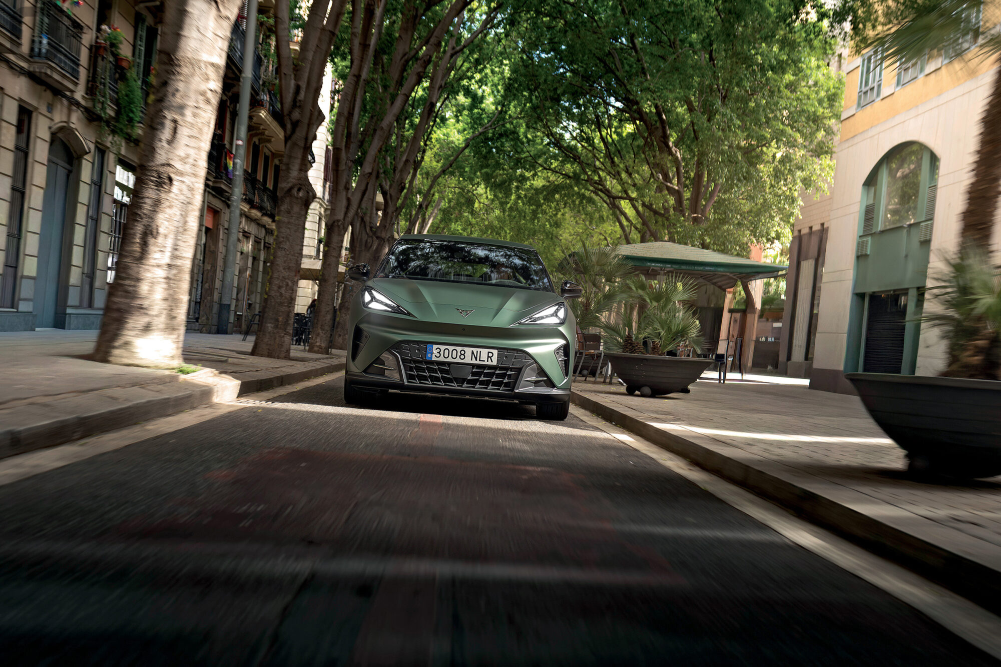Cupra Raval VZ en ville, vue avant — DR