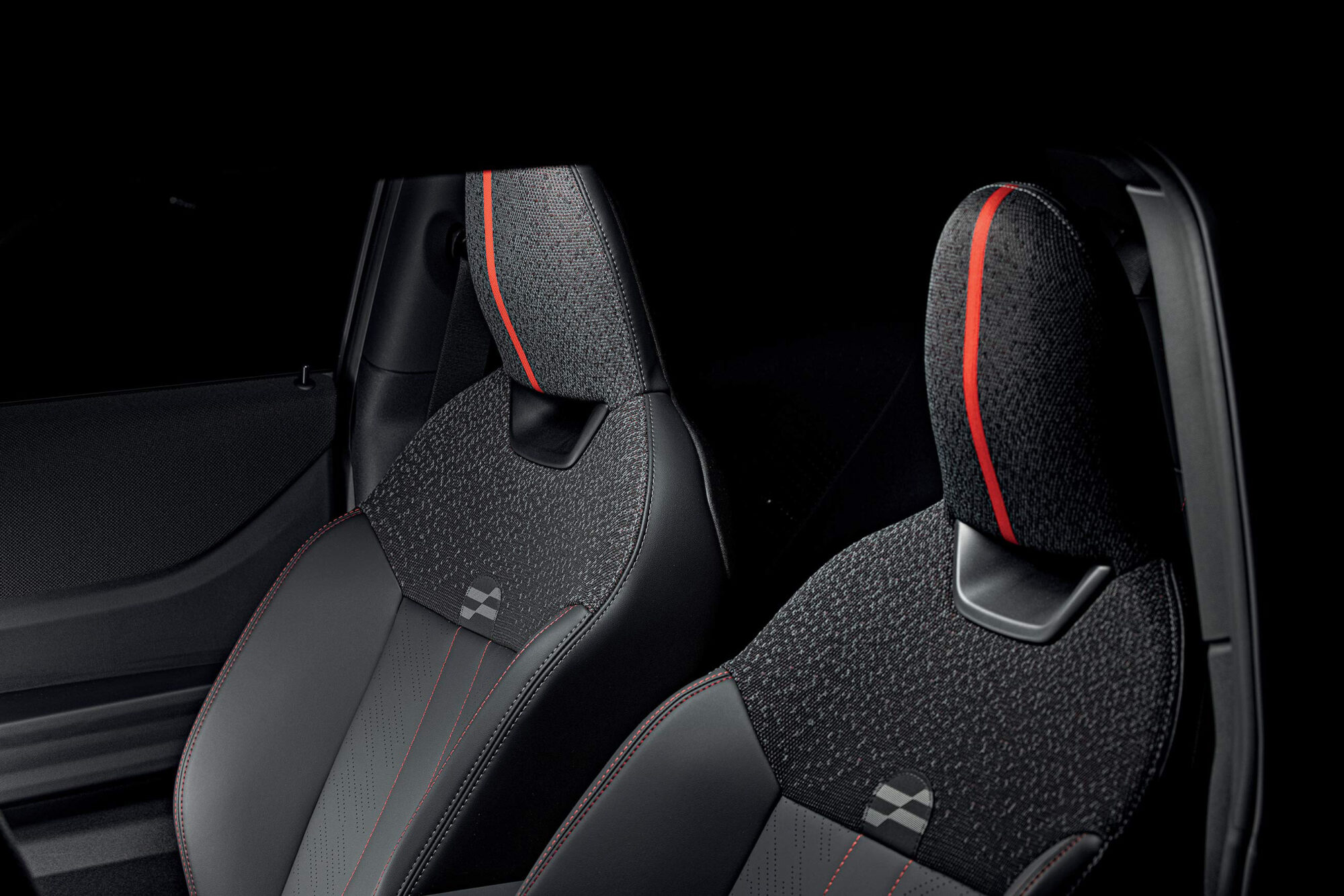 MINI Hatch John Cooper Works — photo Louis Leduc
