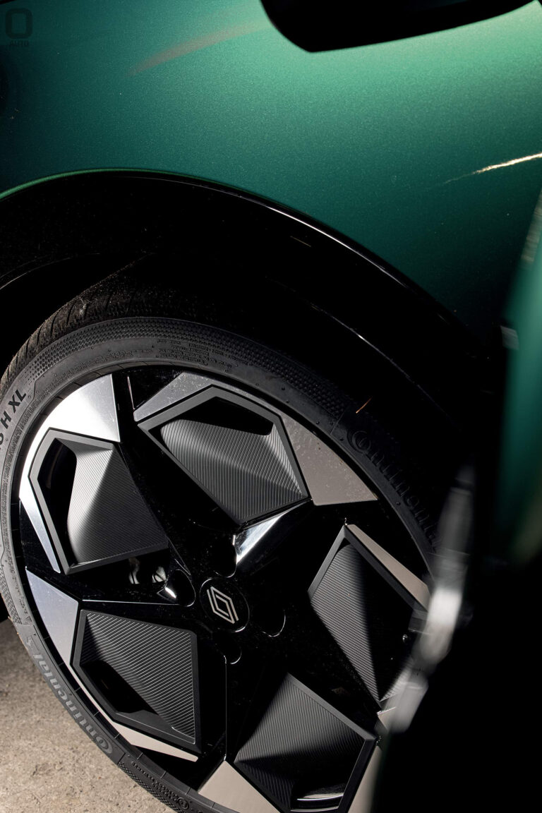 Renault Clio VI E-Tech 160 Techno, photo 1 de la galerie par Louis Leduc