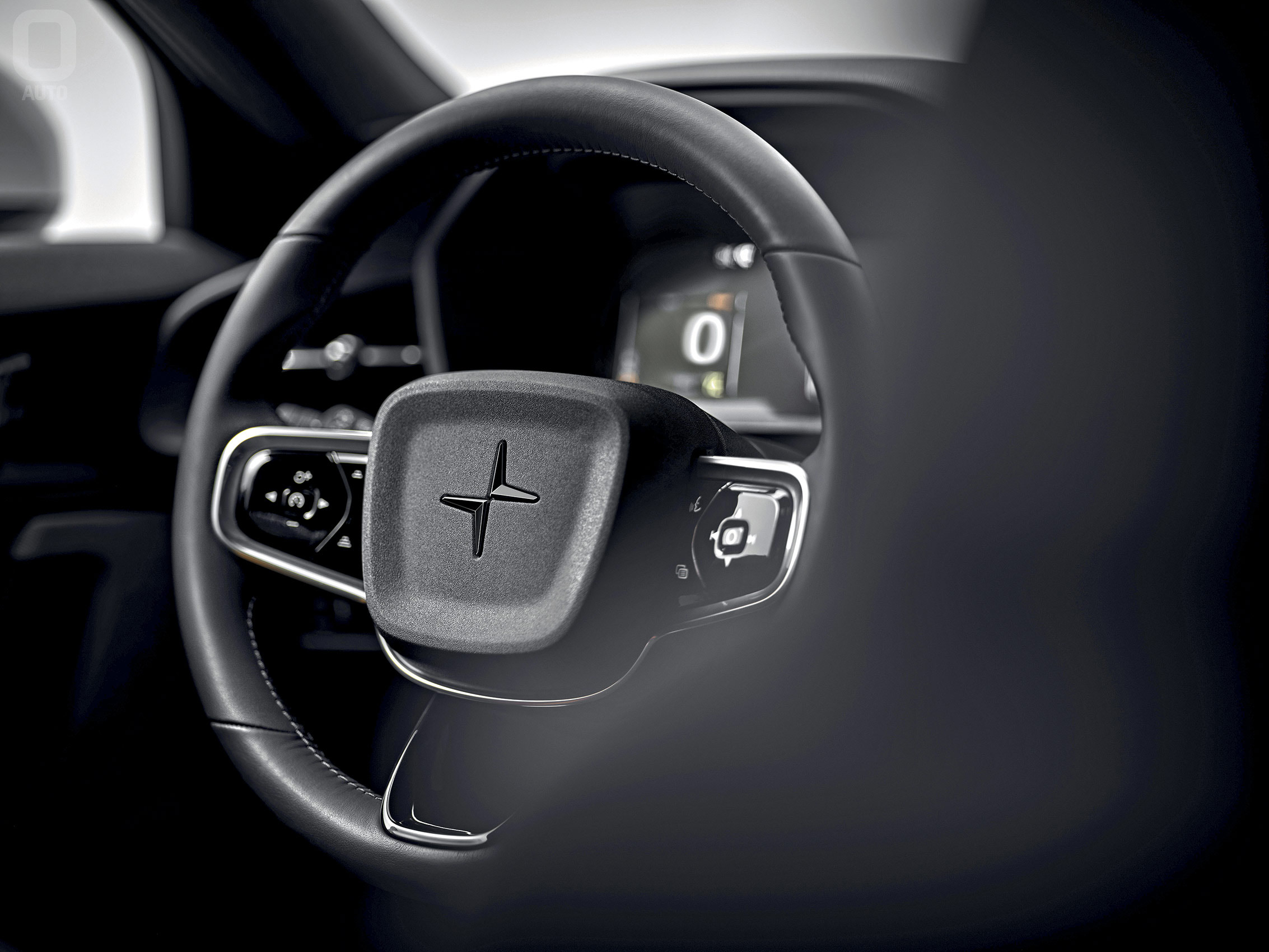 Intérieur de la Polestar 2, planche de bord et écran central