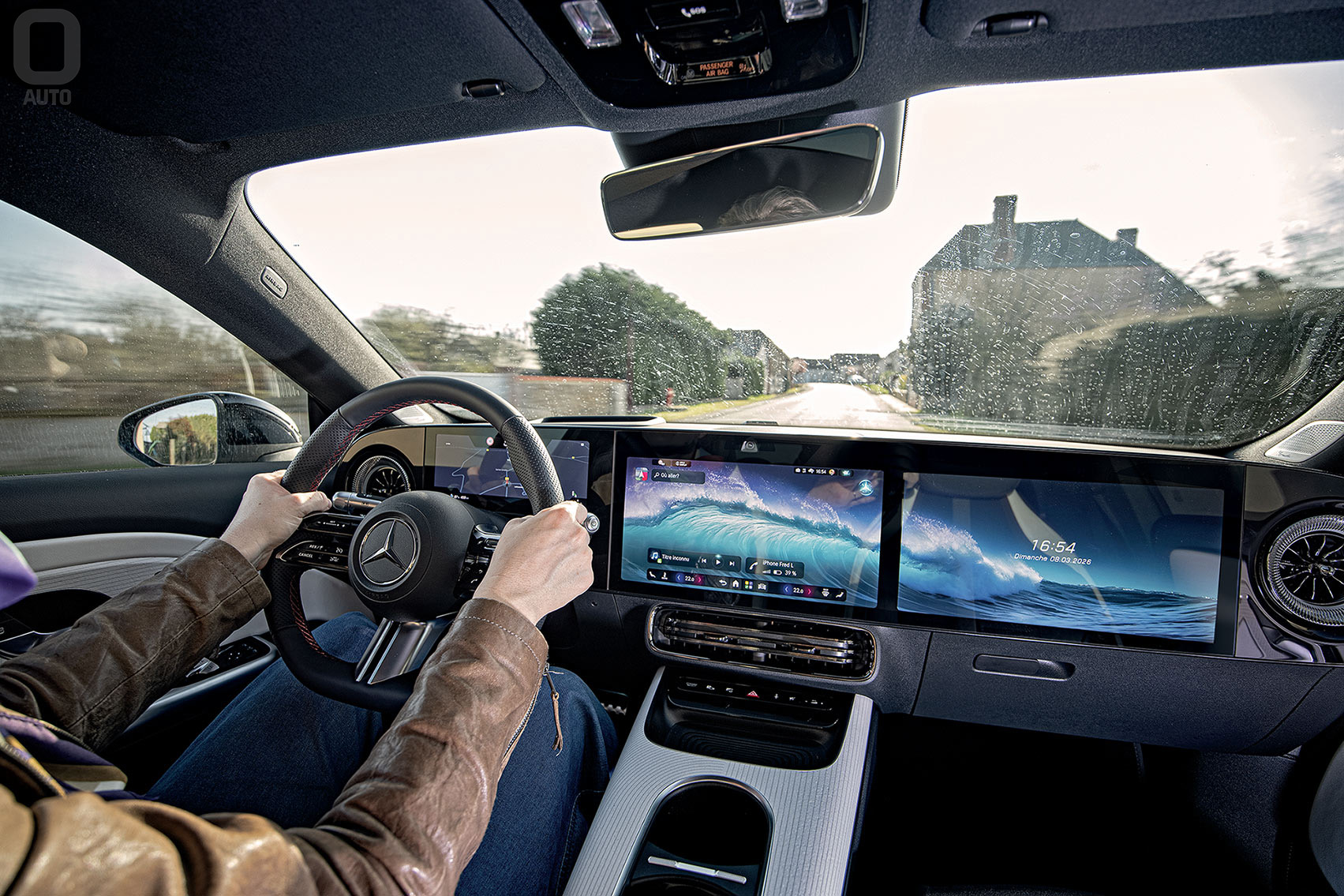 Habitacle et poste de conduite de la Mercedes CLA 350